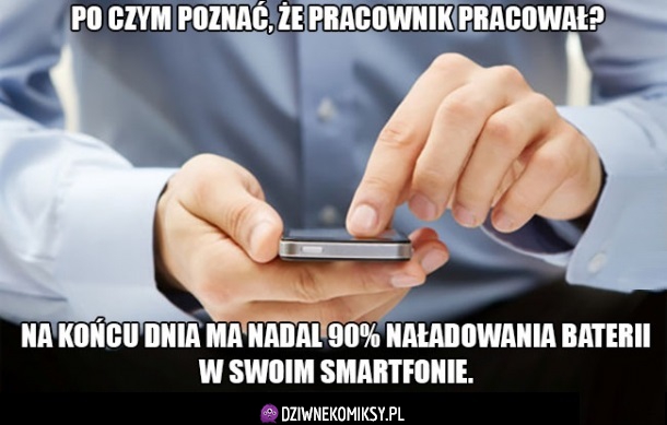 Albo przychodzi z ładowarką